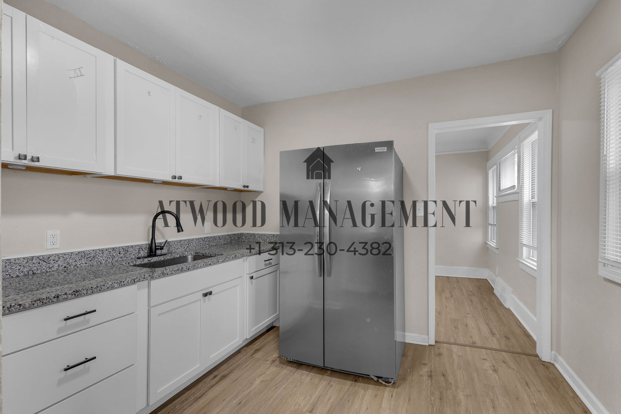 13979 Cherrylawn St - Photo 5 of 11