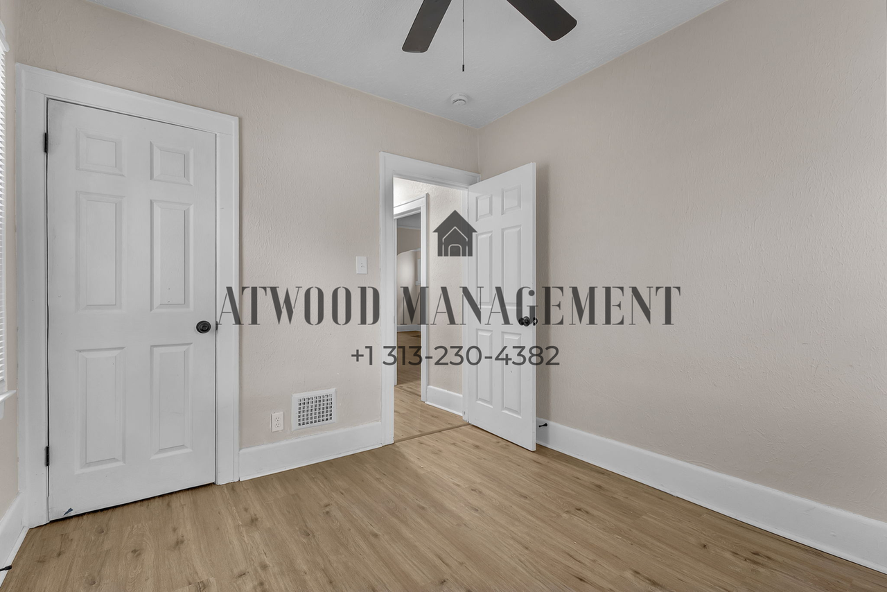 13979 Cherrylawn St - Photo 6 of 11