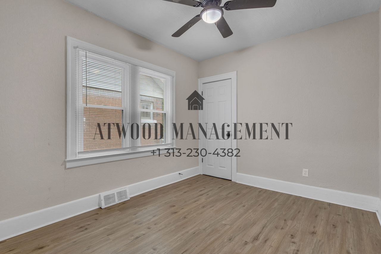 13979 Cherrylawn St - Photo 7 of 11