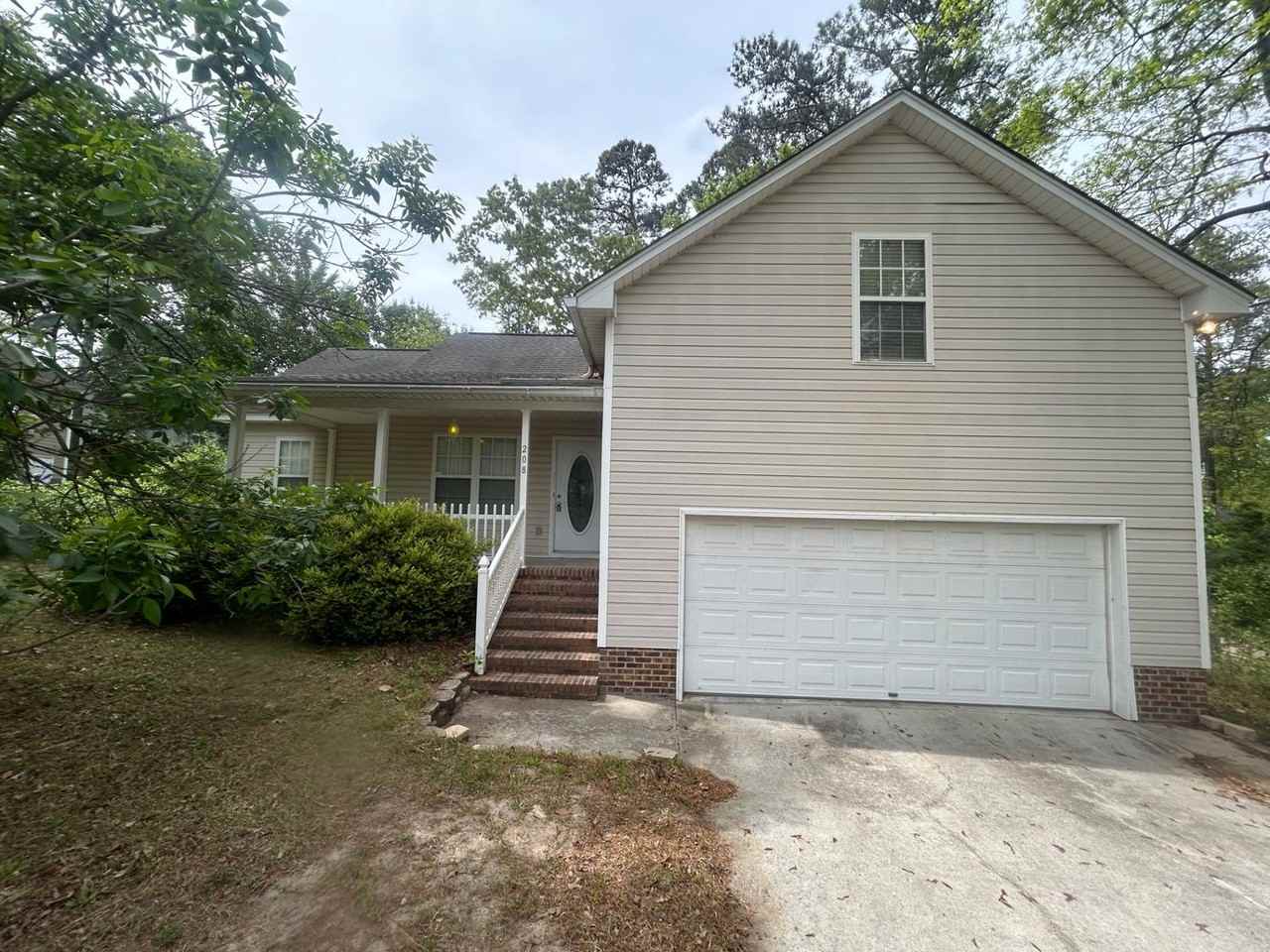 208 Charles Towne Ct - Photo 2 of 41