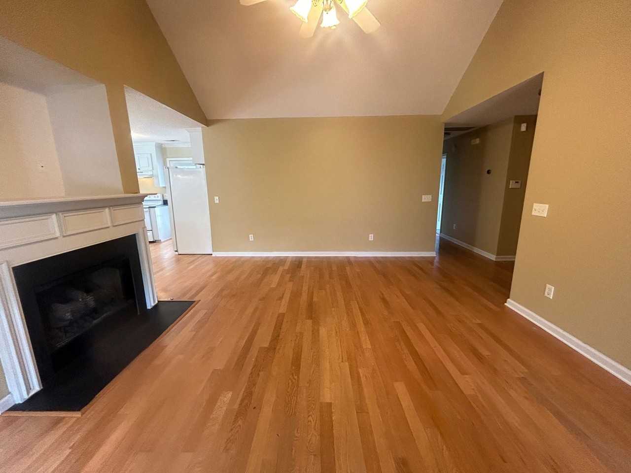 208 Charles Towne Ct - Photo 6 of 41