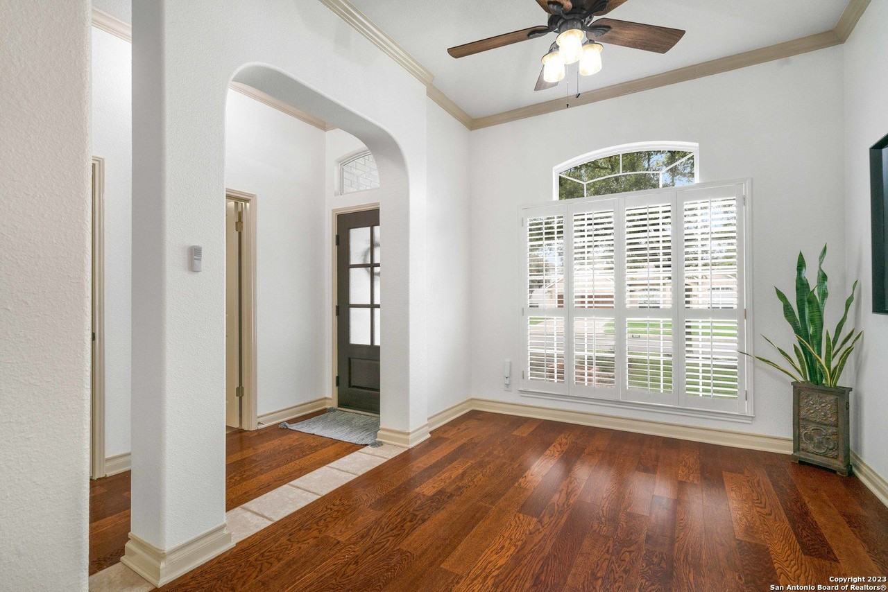 18914 Surreywood - Photo 2 of 18