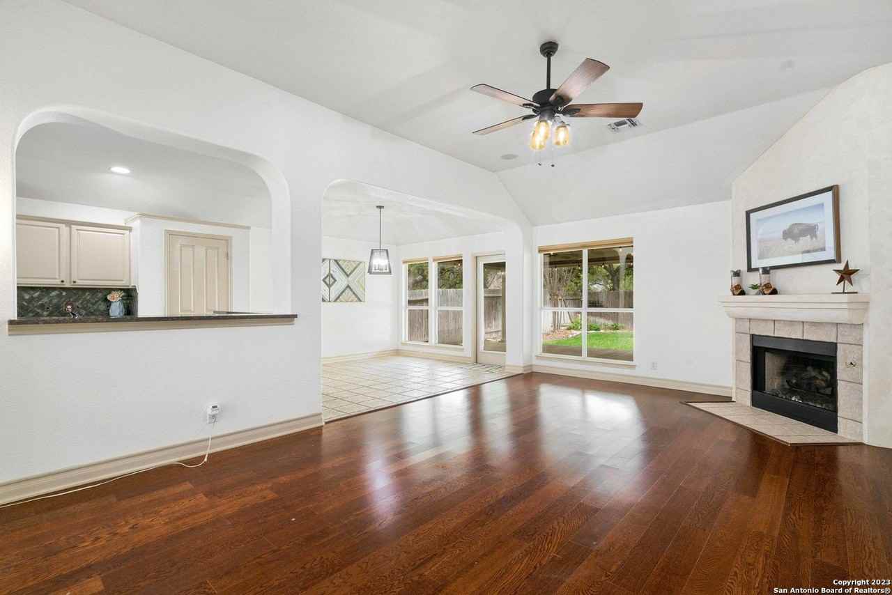 18914 Surreywood - Photo 4 of 18