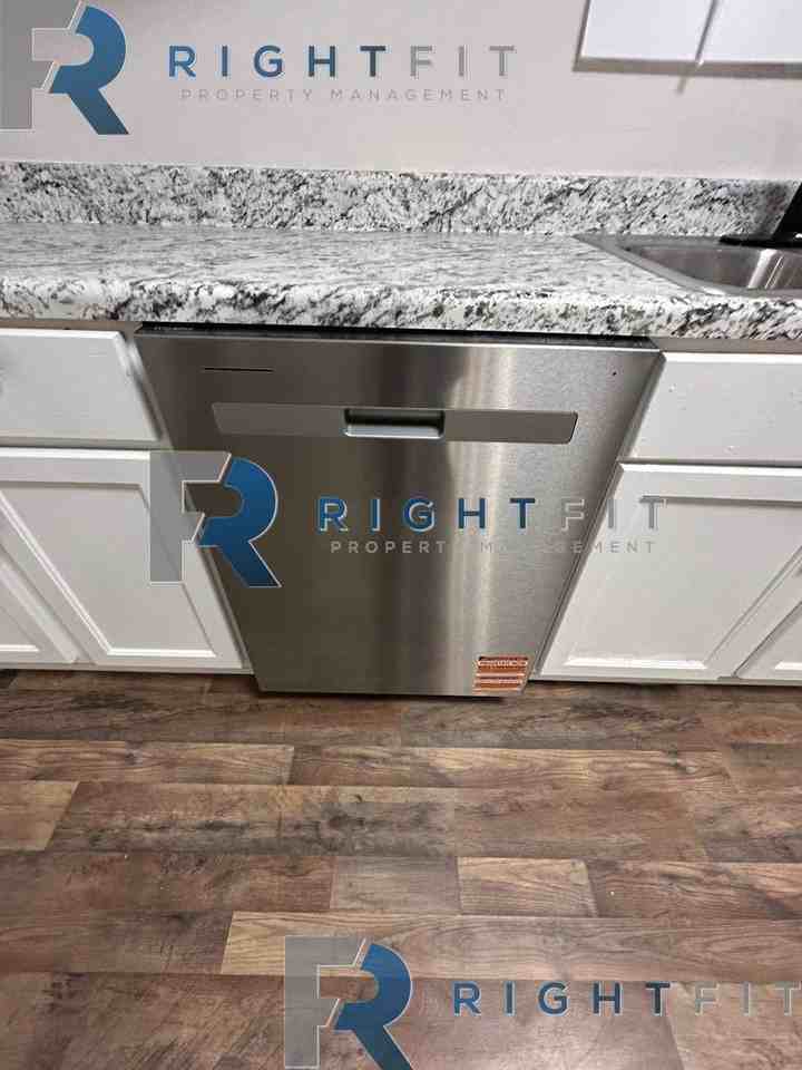 2601 Avalon Rd - Photo 4 of 13