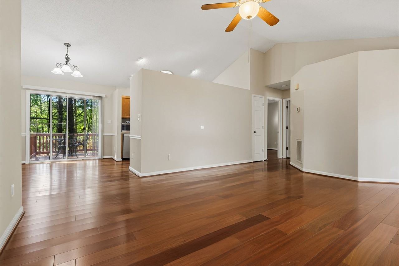 106 Laura May Ln - Photo 2 of 17