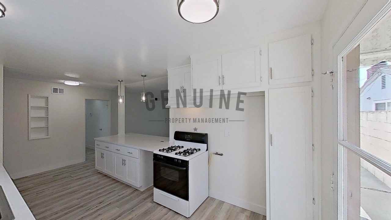 4812 Marion Ave - Photo 2 of 41