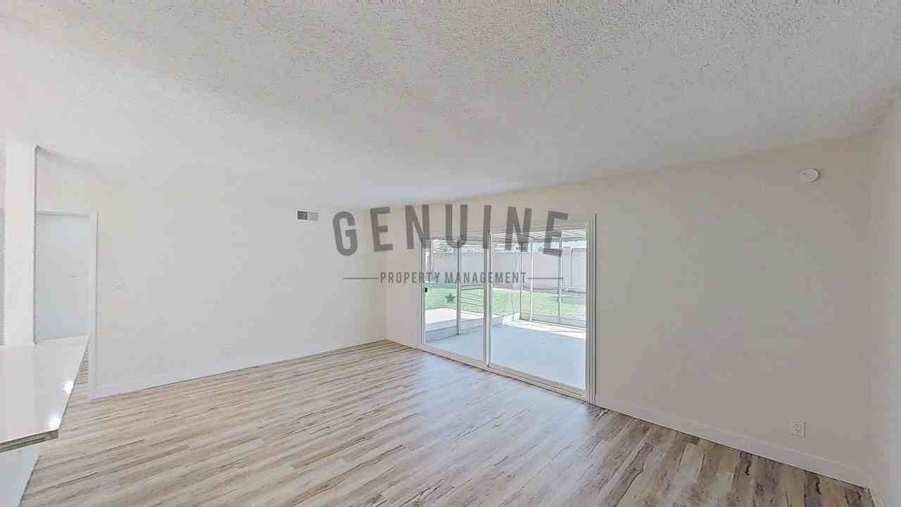 4812 Marion Ave - Photo 7 of 41