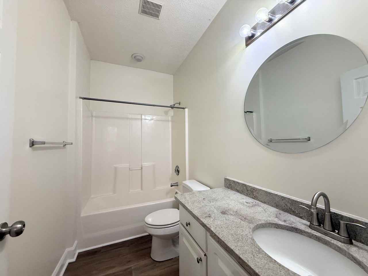 5011 Harvest Dr #202 - Photo 6 of 11