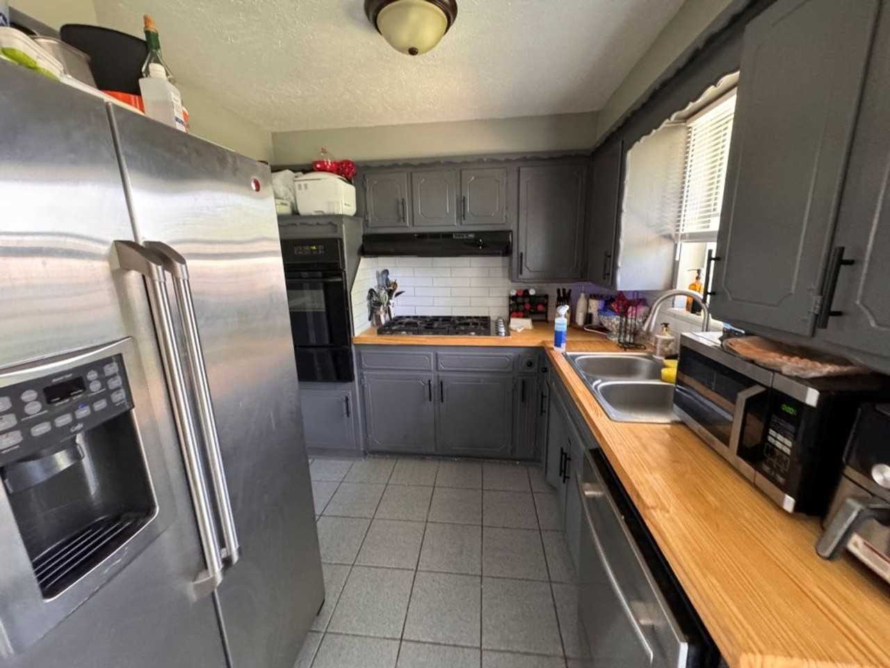 2829 Sw 82nd St - Photo 4 of 8