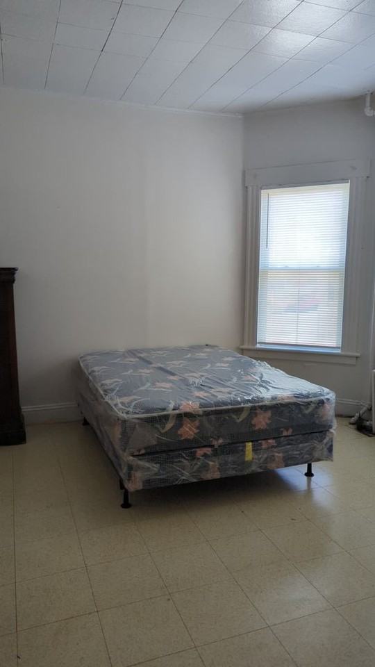 Calhoun Pl 121-123 - Photo 3 of 13