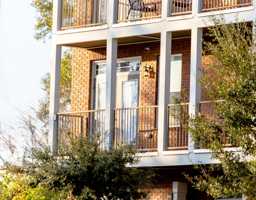 featured image of 422 Lorene St