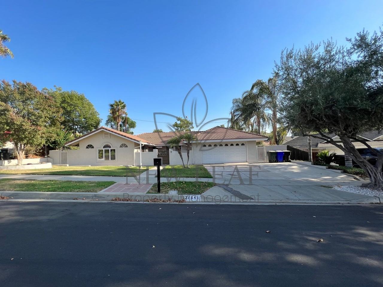 22641 De Soto St - Photo 2 of 39