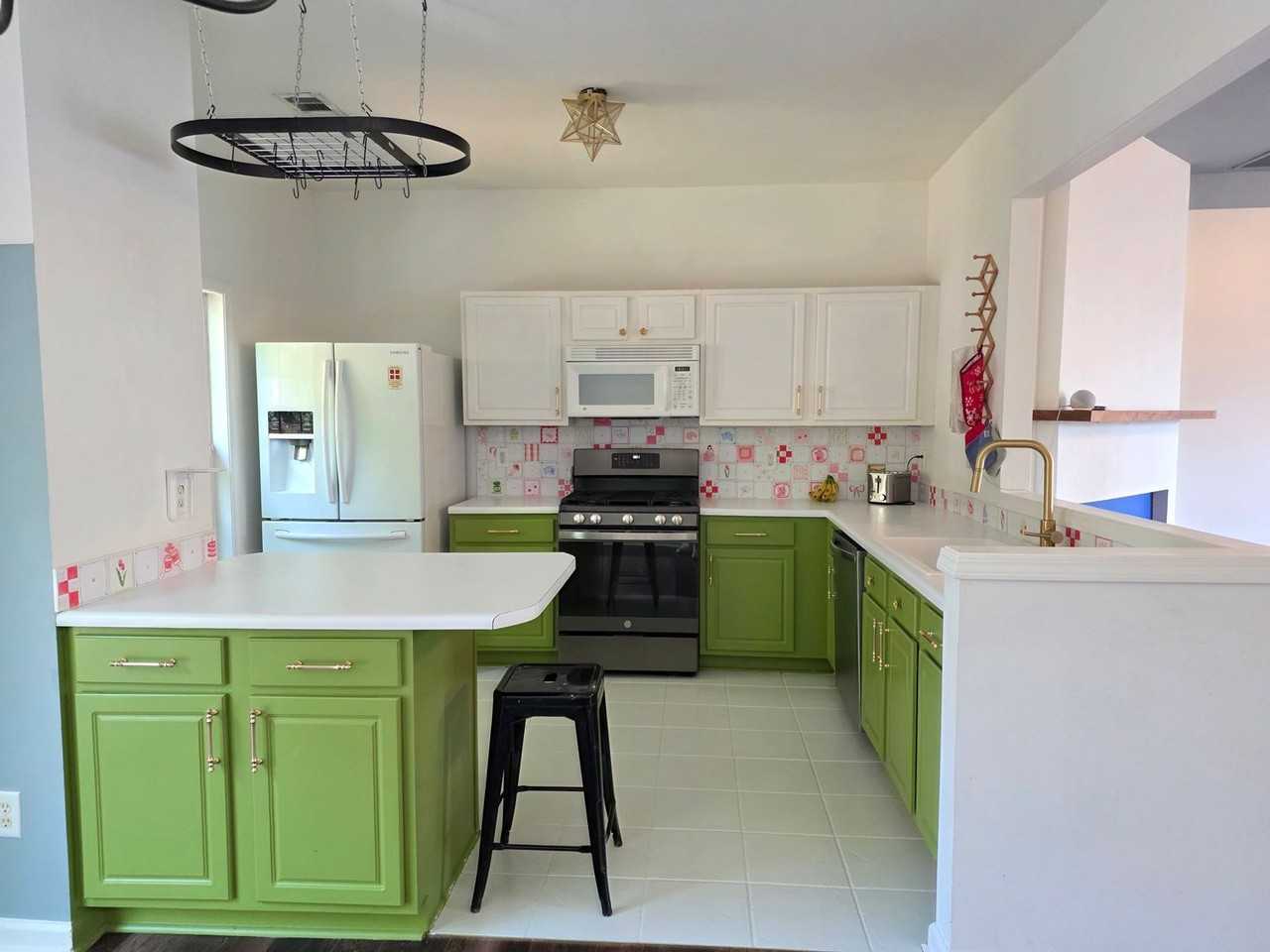 1706 Stanwood Dr Nw - Photo 4 of 15