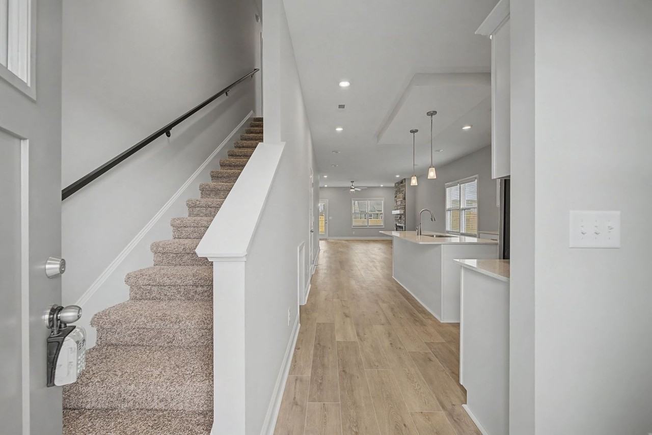 366 Galway Dr - Photo 5 of 29