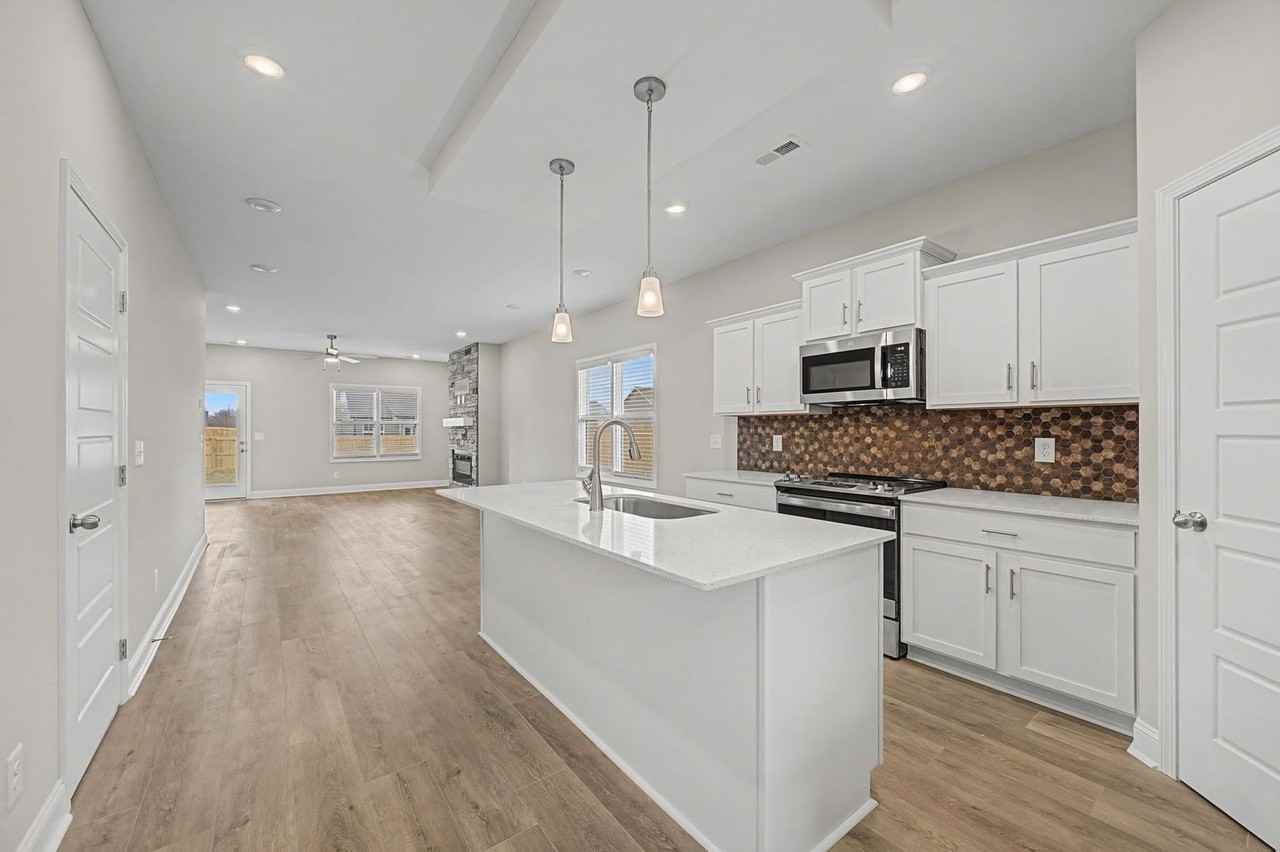 366 Galway Dr - Photo 6 of 29