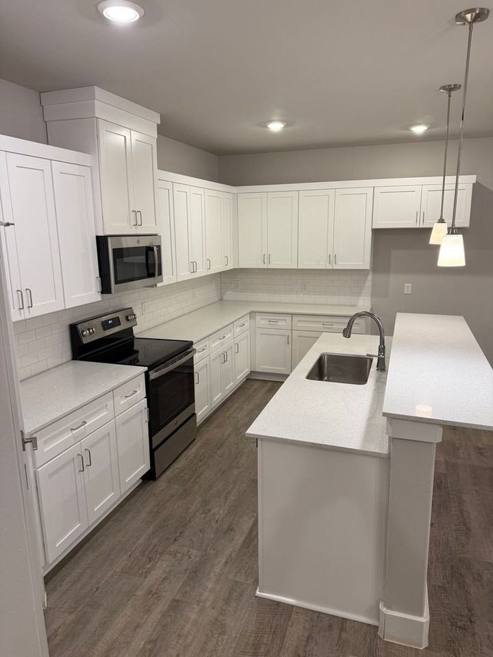 705 The Cottages Dr - Photo 6 of 18