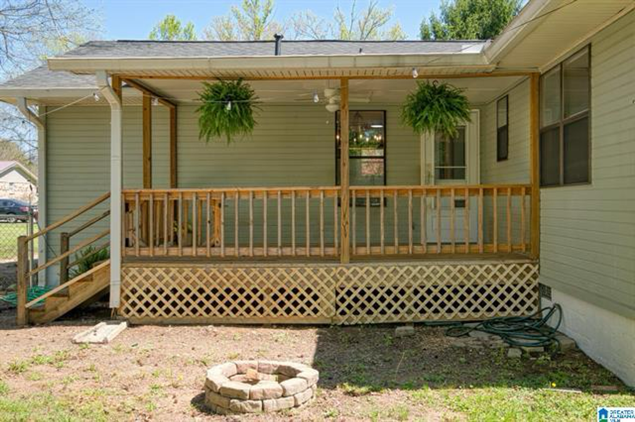 1911 Glen Davis Ln - Photo 2 of 12