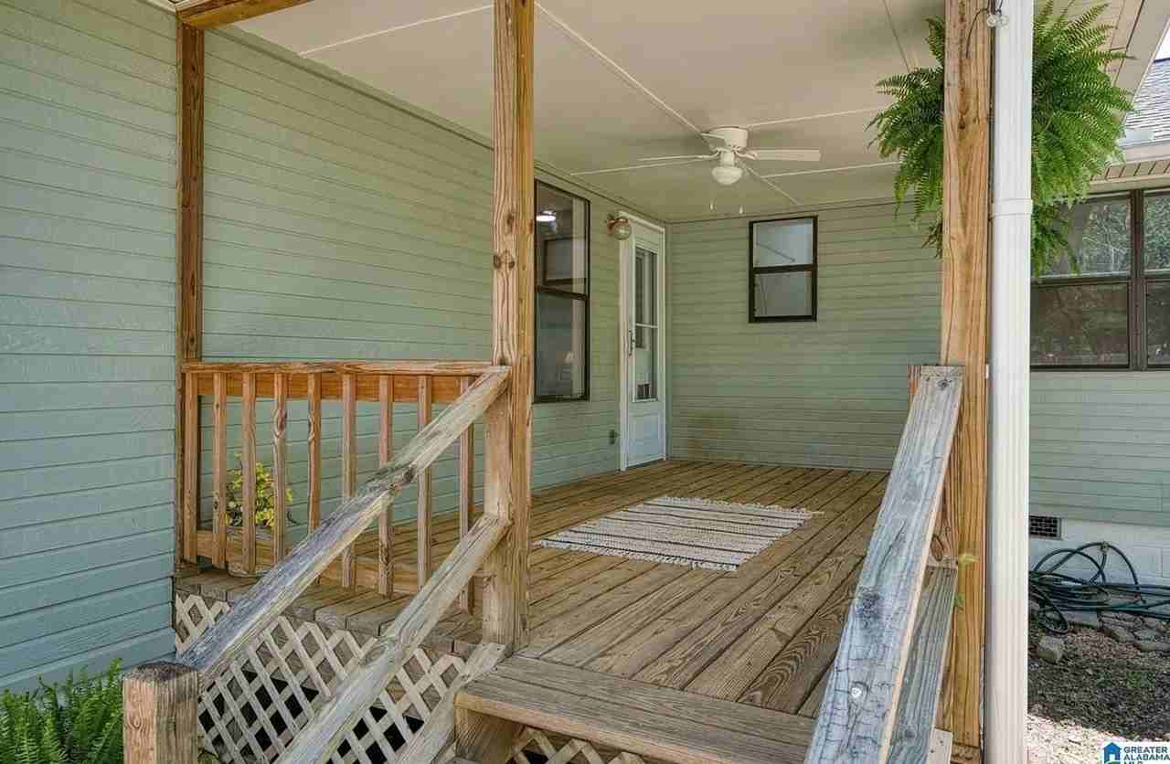 1911 Glen Davis Ln - Photo 3 of 12