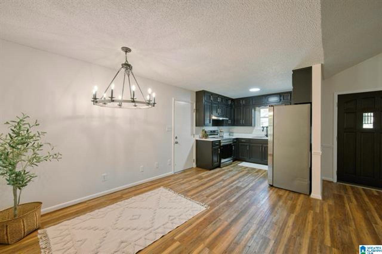 1911 Glen Davis Ln - Photo 4 of 12