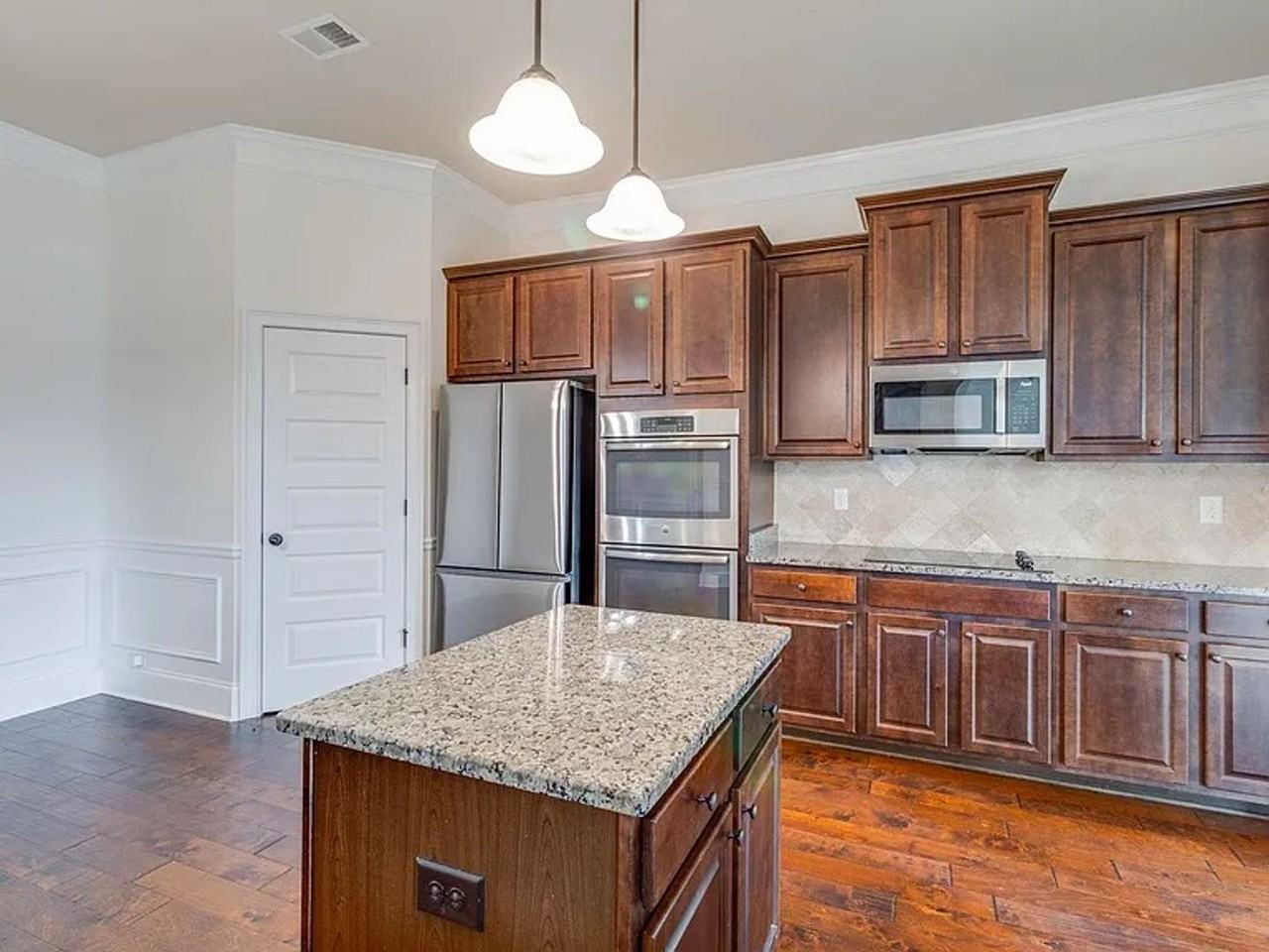 12 Hillfoots Ct - Photo 6 of 33