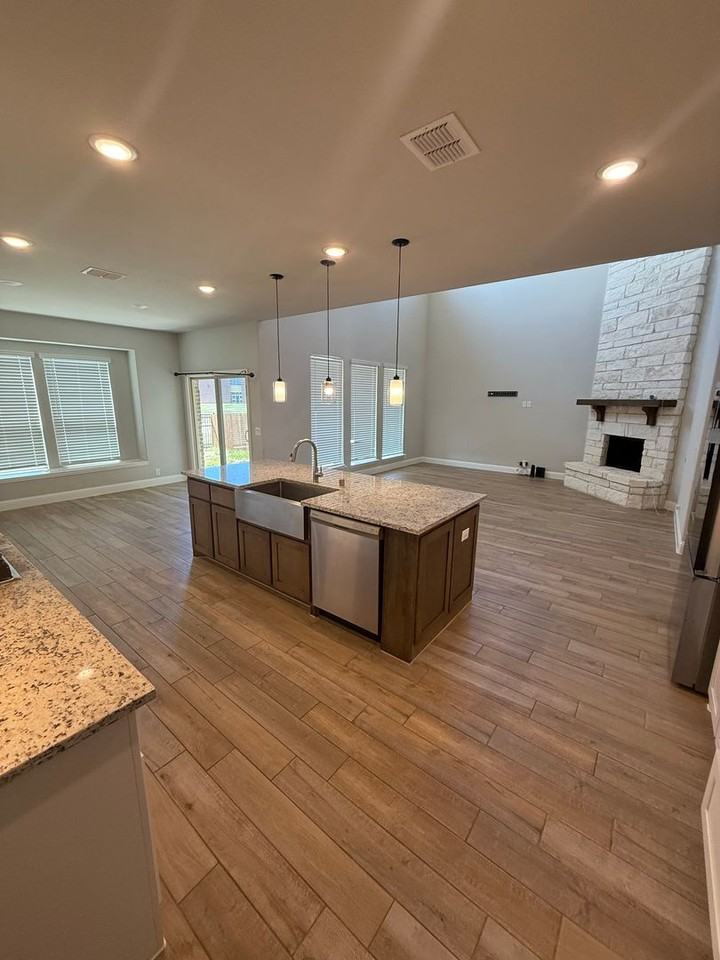 3912 Lone Rock Ln - Photo 2 of 34