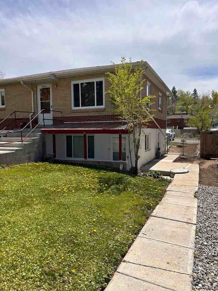 621 1st St - Photo 4 of 22