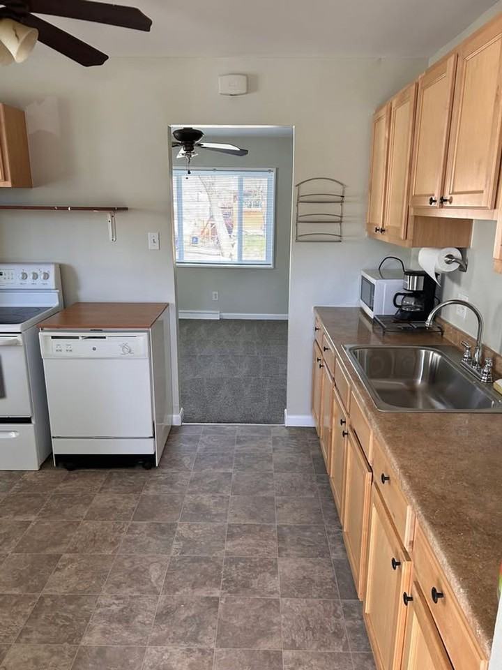 621 1st St - Photo 7 of 22