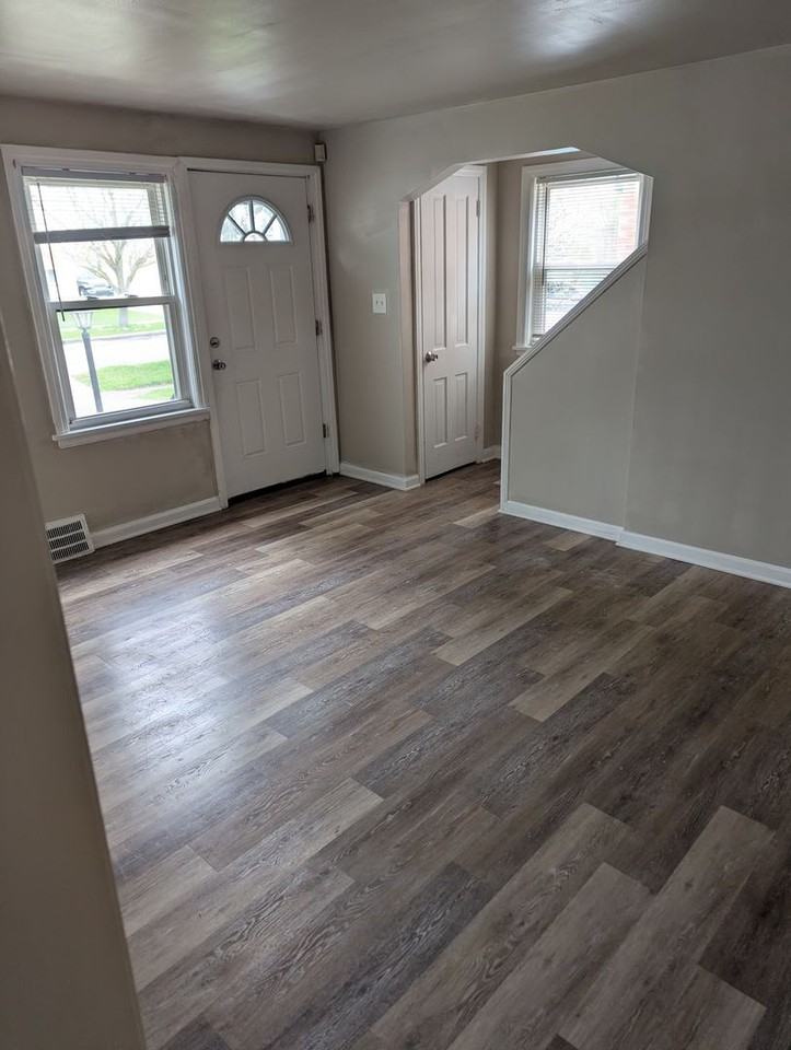 5736 South Blvd - Photo 2 of 17