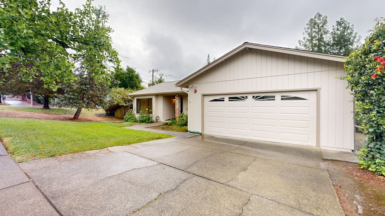 5302 Badger Rd - Photo 2 of 50