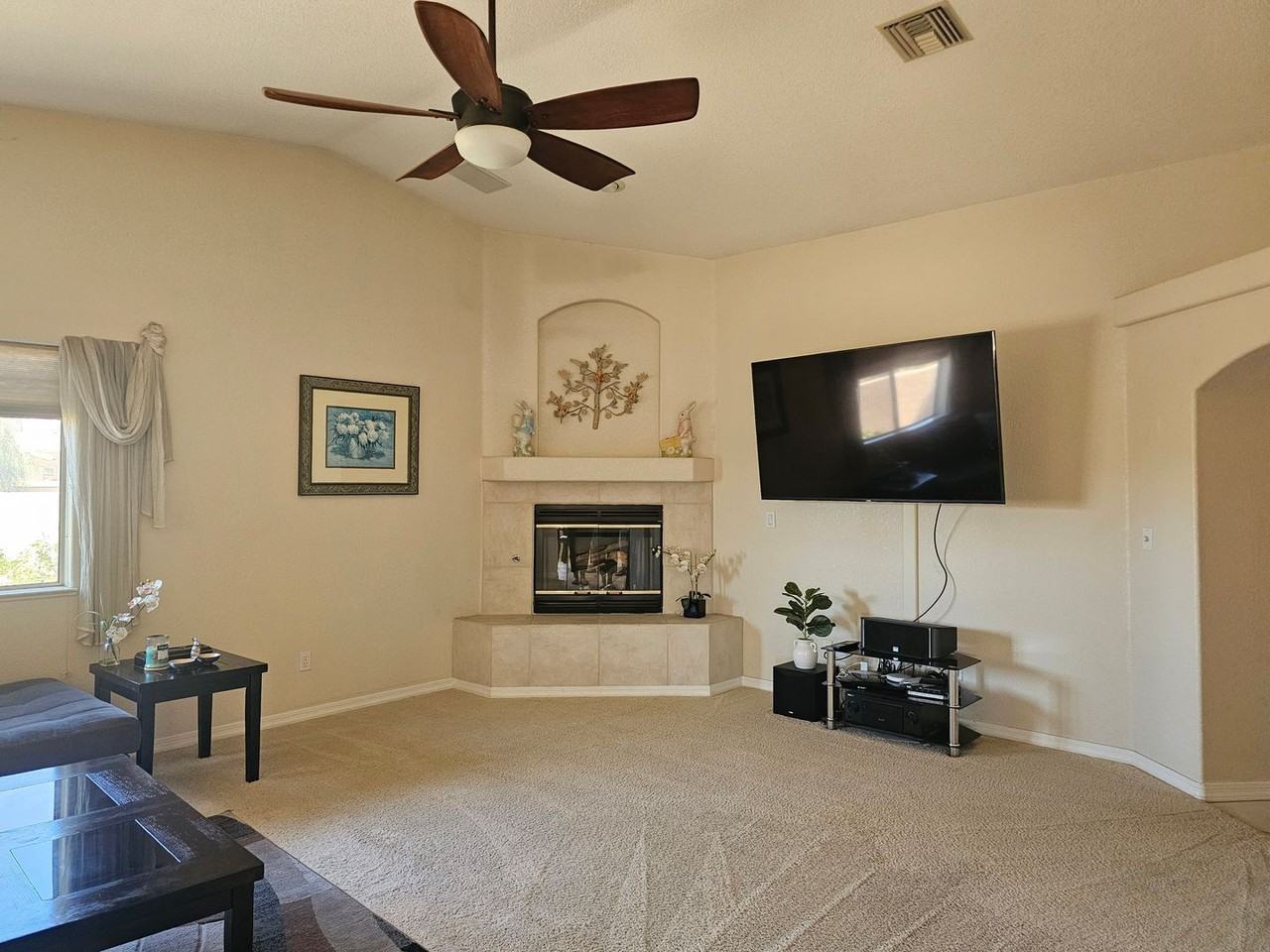 705 Armour Dr - Photo 3 of 17