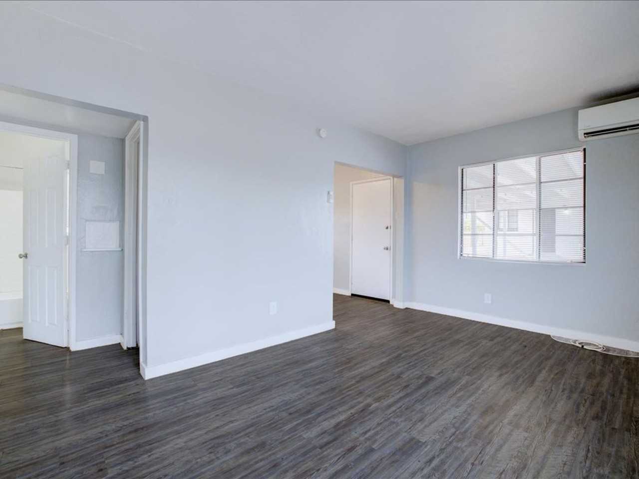 2116 N Forgeus Ave #A - Photo 5 of 16