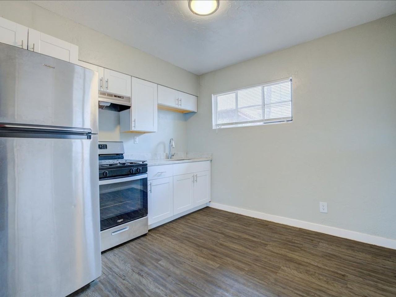 2116 N Forgeus Ave #A - Photo 7 of 16