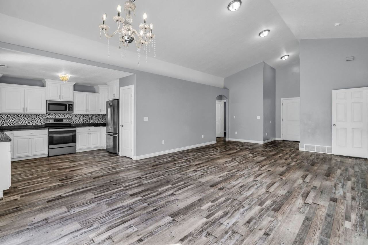 138 Sam Gates Rd - Photo 2 of 28