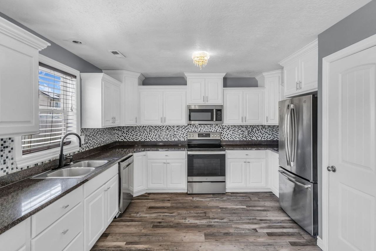 138 Sam Gates Rd - Photo 3 of 28