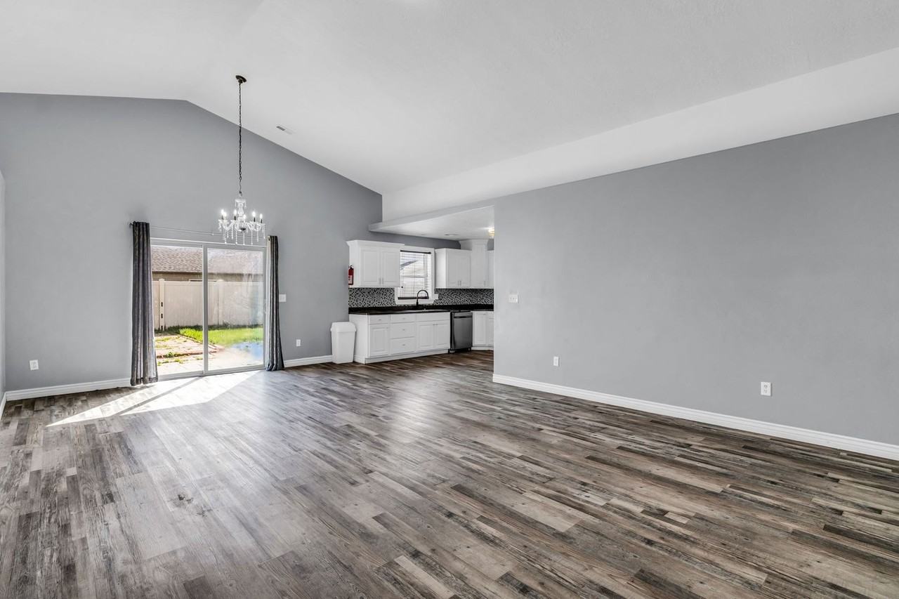 138 Sam Gates Rd - Photo 4 of 28