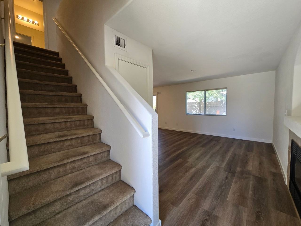 794 Kiska Ave - Photo 3 of 32