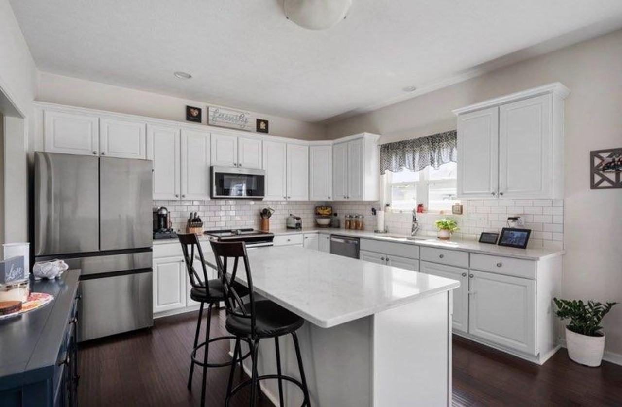 6517 Turf Way - Photo 4 of 21