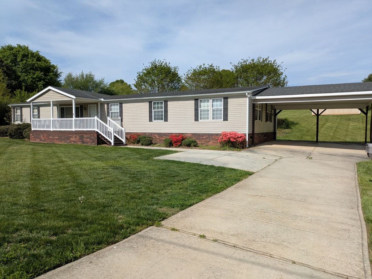 338 Weathers Creek Rd - Photo 2 of 42