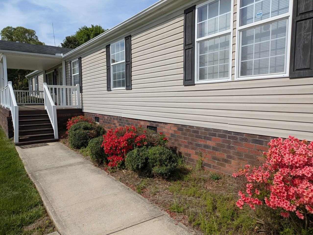 338 Weathers Creek Rd - Photo 3 of 42
