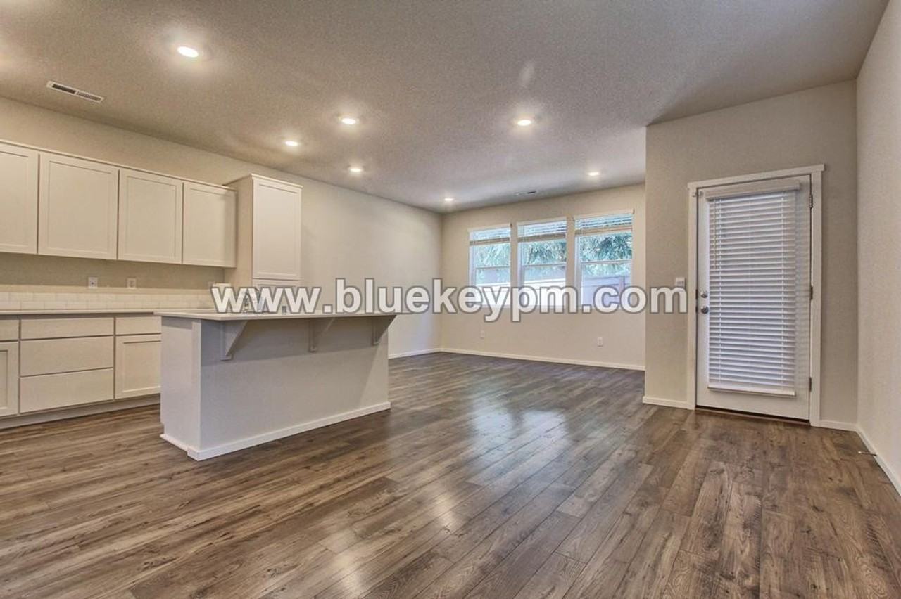 5808 Ne 80th Ct - Photo 2 of 16