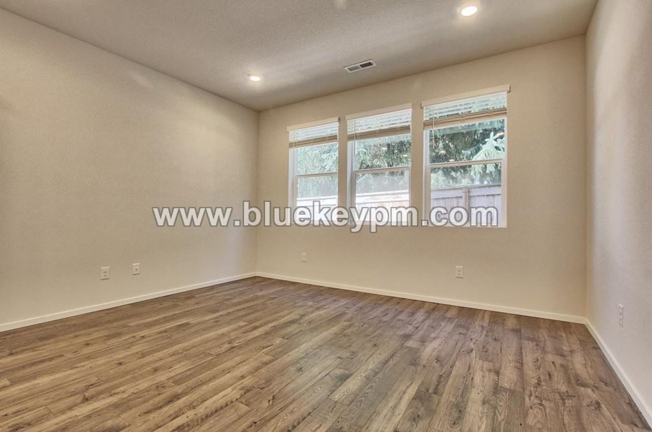 5808 Ne 80th Ct - Photo 3 of 16