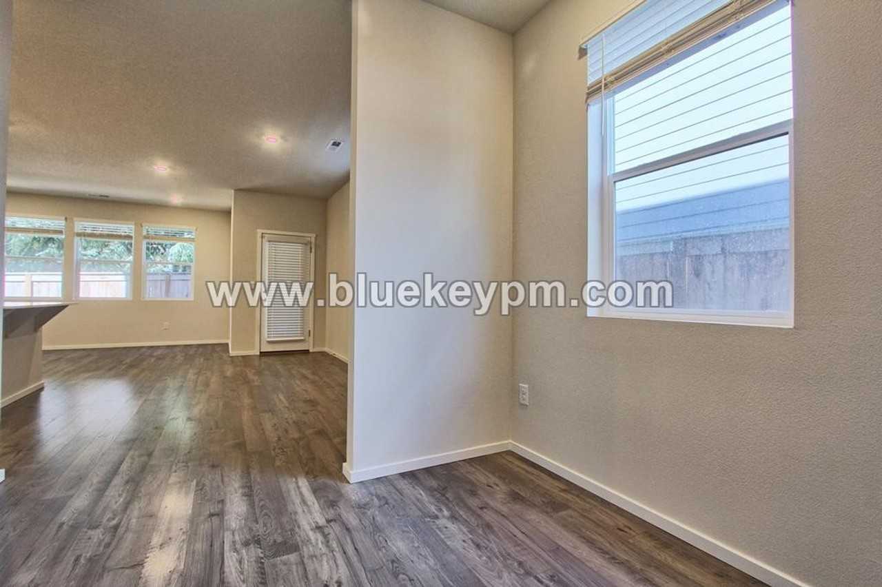 5808 Ne 80th Ct - Photo 6 of 16