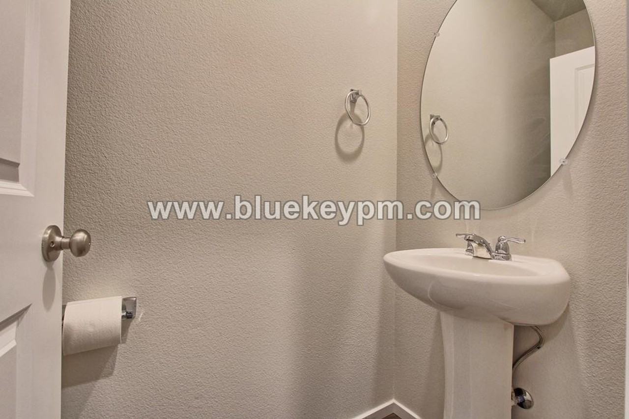 5808 Ne 80th Ct - Photo 7 of 16
