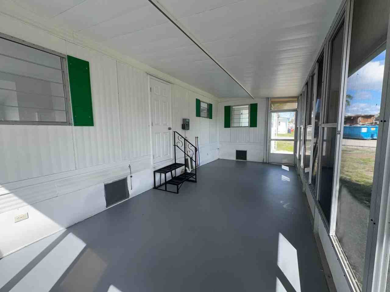 102 Amber Ave - Photo 7 of 8