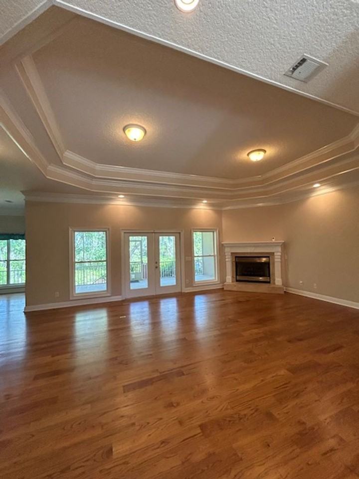 212 Saint James Ave - Photo 4 of 28