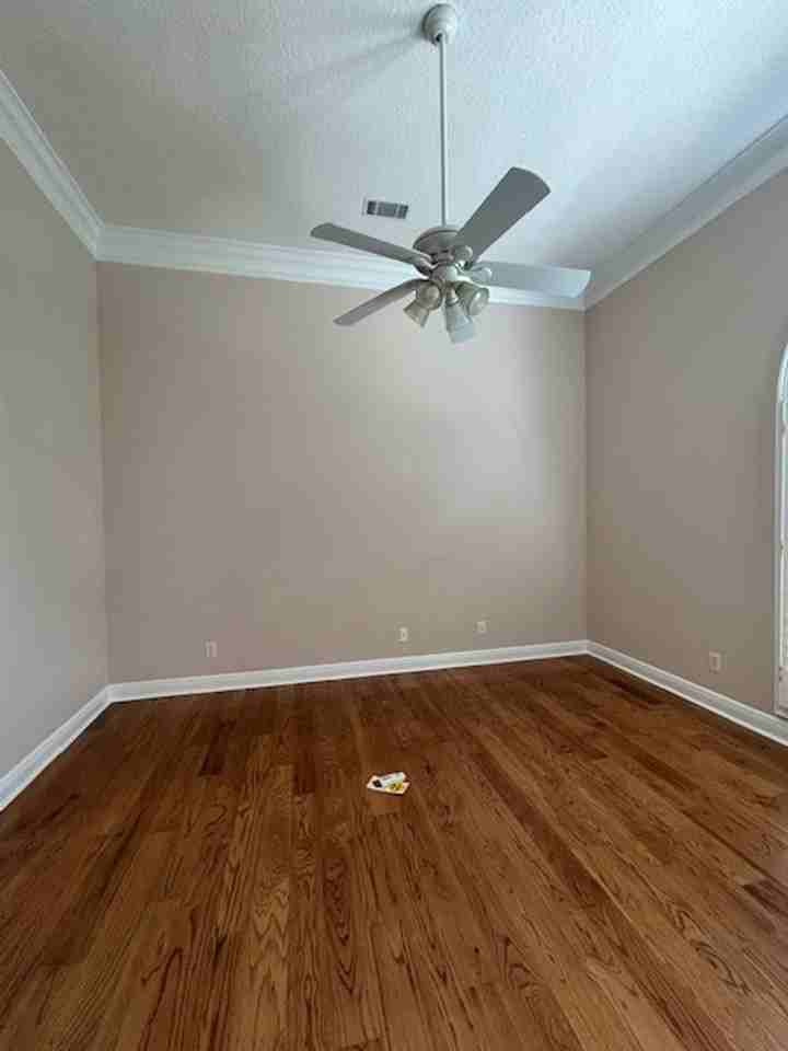 212 Saint James Ave - Photo 5 of 28