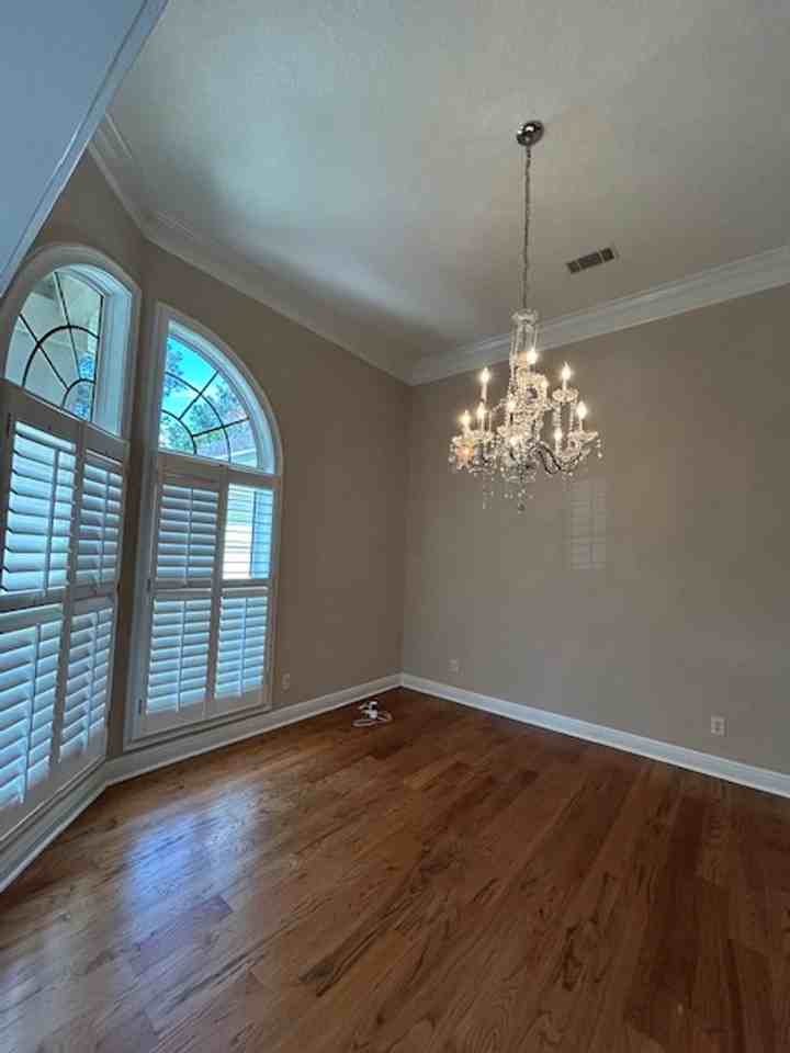 212 Saint James Ave - Photo 6 of 28