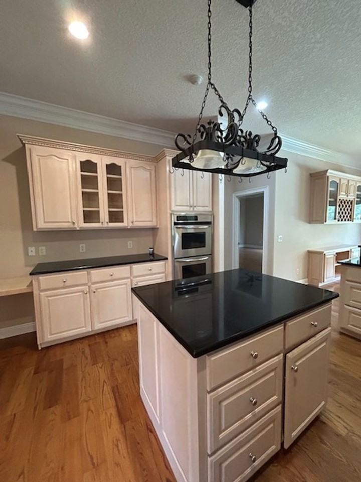 212 Saint James Ave - Photo 7 of 28