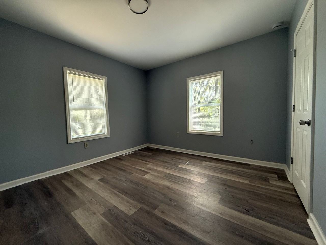 1229 Jenkins St - Photo 6 of 7