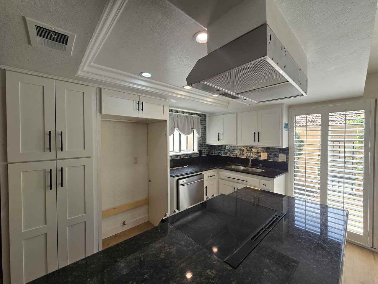 7061 Seville Way - Photo 5 of 26